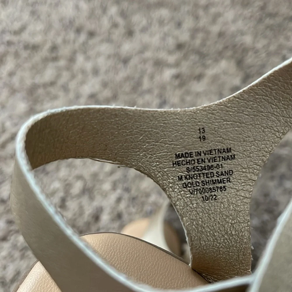 Old Navy Girl Gold Sandals Size 13